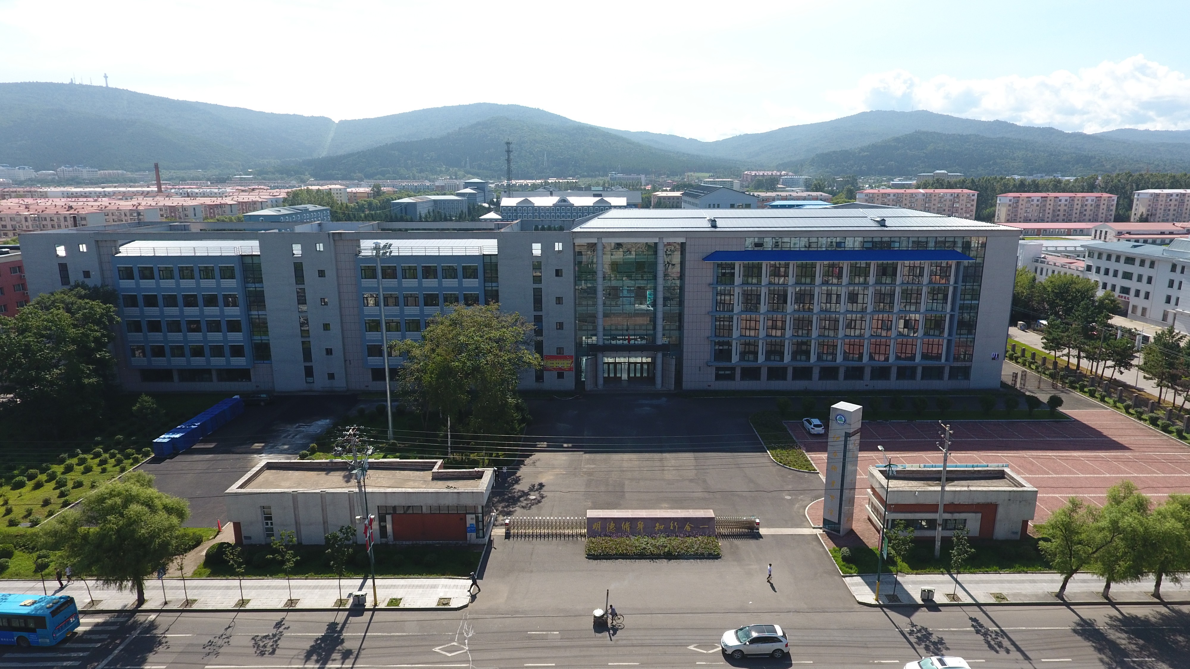 學(xué)校安裝空調(diào)節(jié)能控制器后有哪些變化？