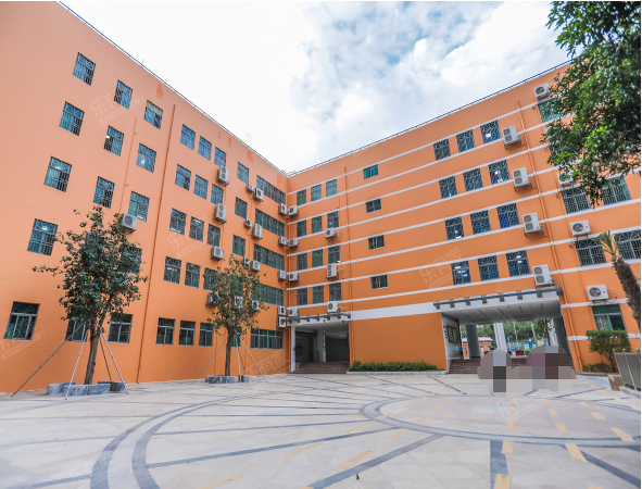 學(xué)?？照{(diào)集中控制方案